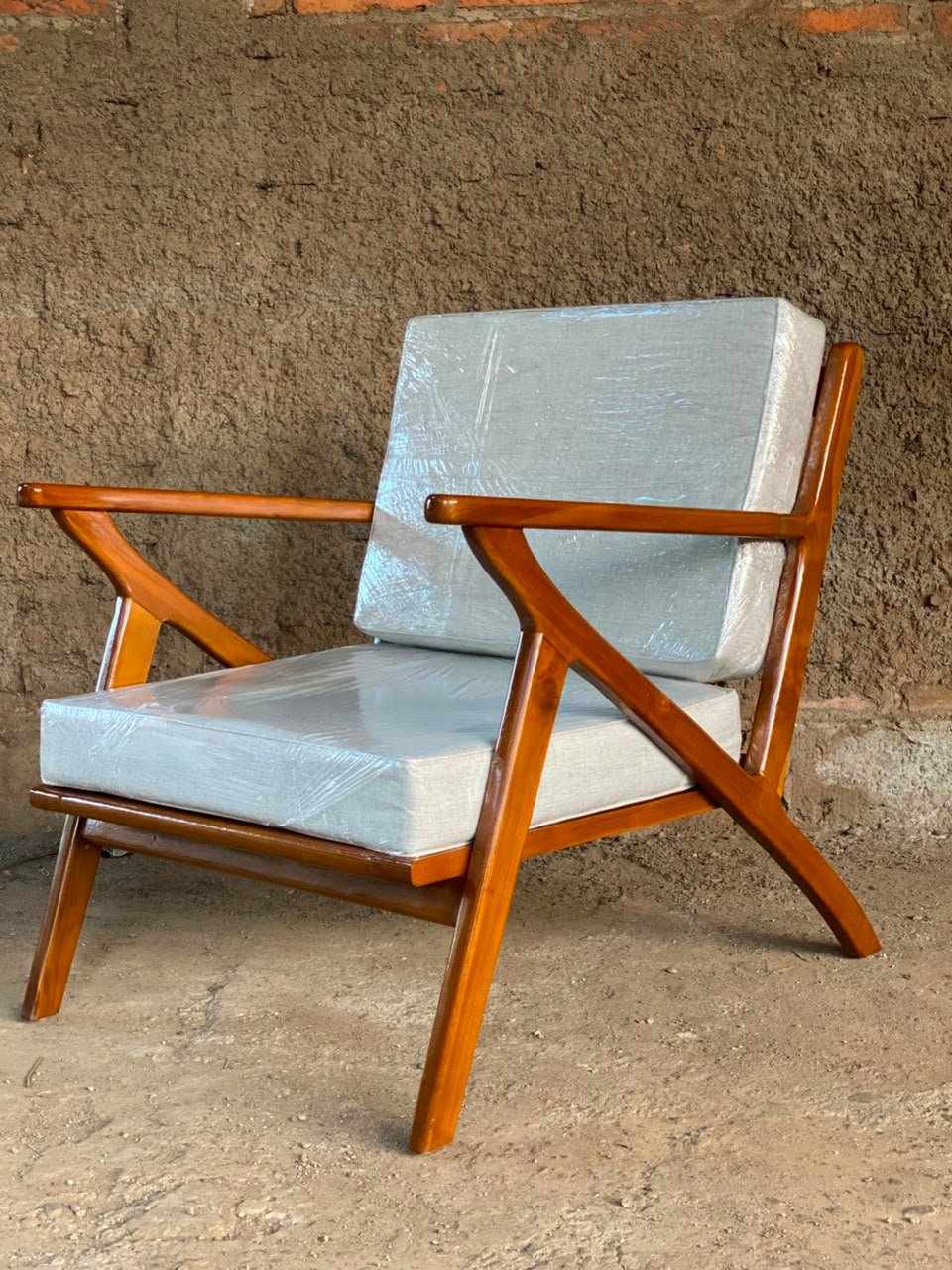 Kursi Retro Armchair