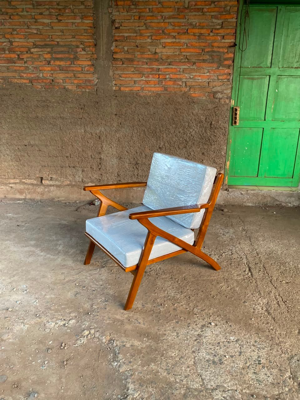 Kursi Retro Armchair thumbnail 3